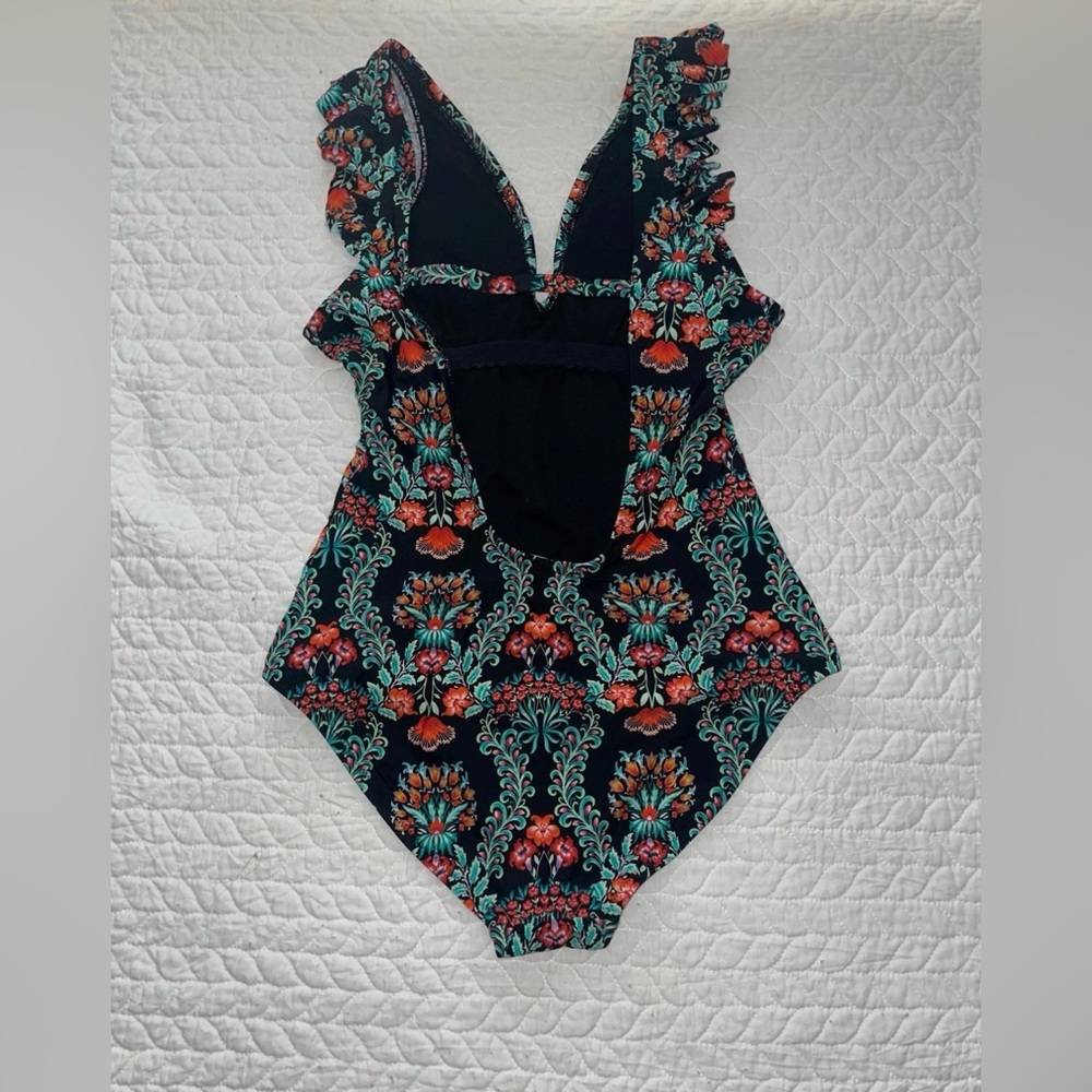 Women Swimming Suits / Jessica Simpson